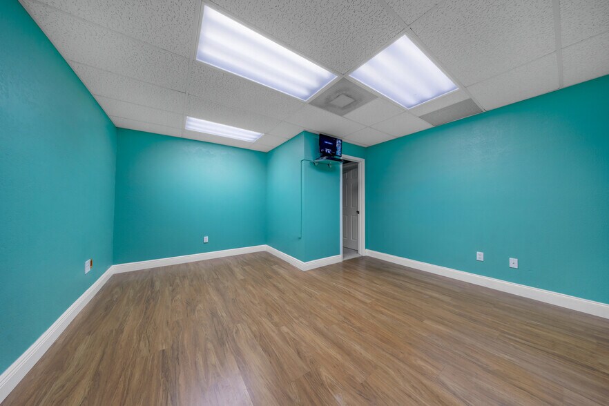 More Photos Of 7760 W 20th Ave, Hialeah Warehouse For Sale