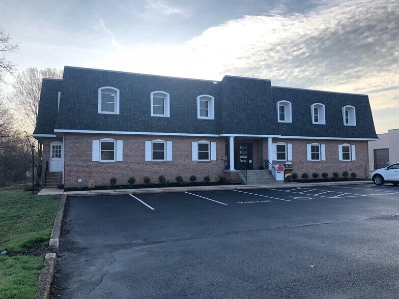 Primary Photo Of 131 Centerville Rd, Lancaster Office For Sale