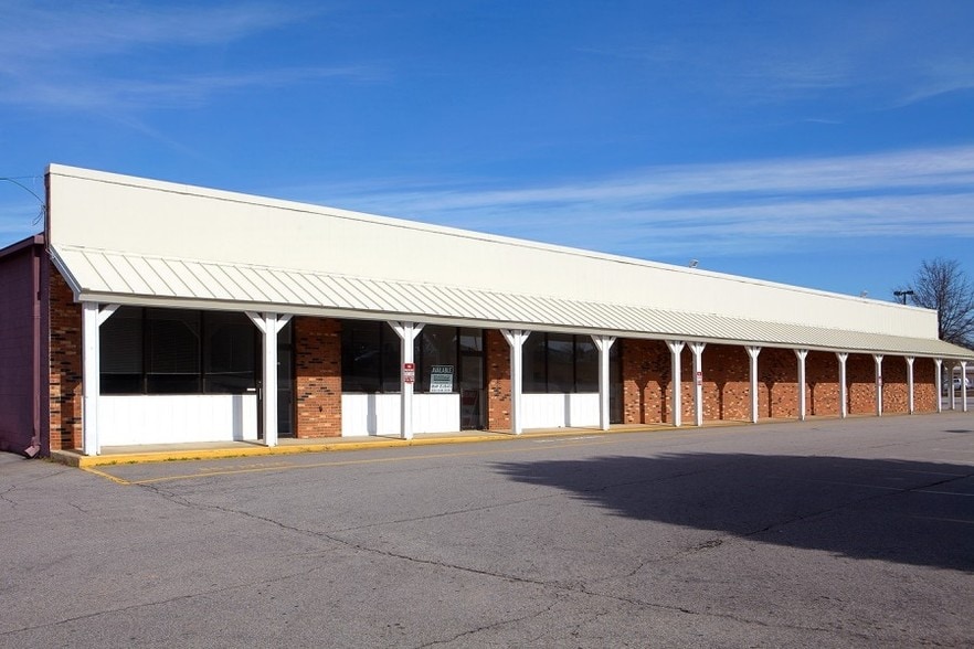 More Photos Of 661-719 Piney Forest Rd, Danville Supermarket For Sale