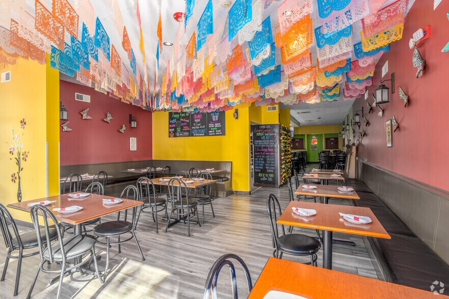 More Photos Of 31-33 W Loockerman St, Dover Office For Sale