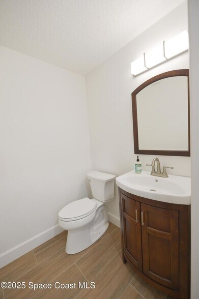 More Photos Of 425 S Wickham Rd, Melbourne Flex For Sale