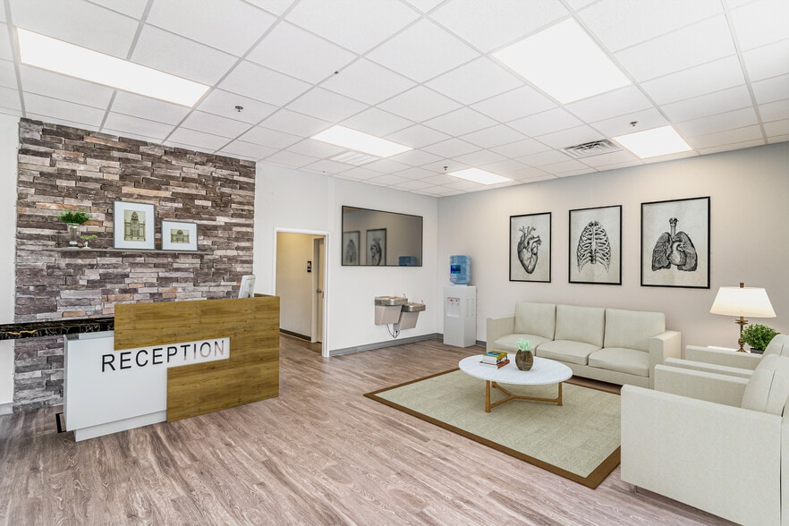 More Photos Of 106 W North Blvd, Leesburg Medical For Lease