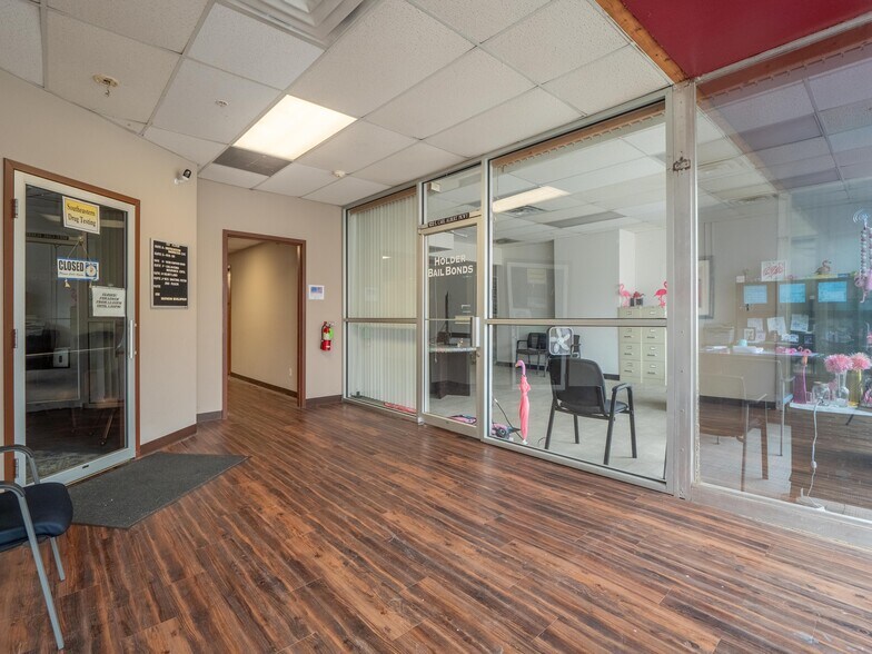 More Photos Of 122 E Carl Albert Pky, Mcalester Office For Sale