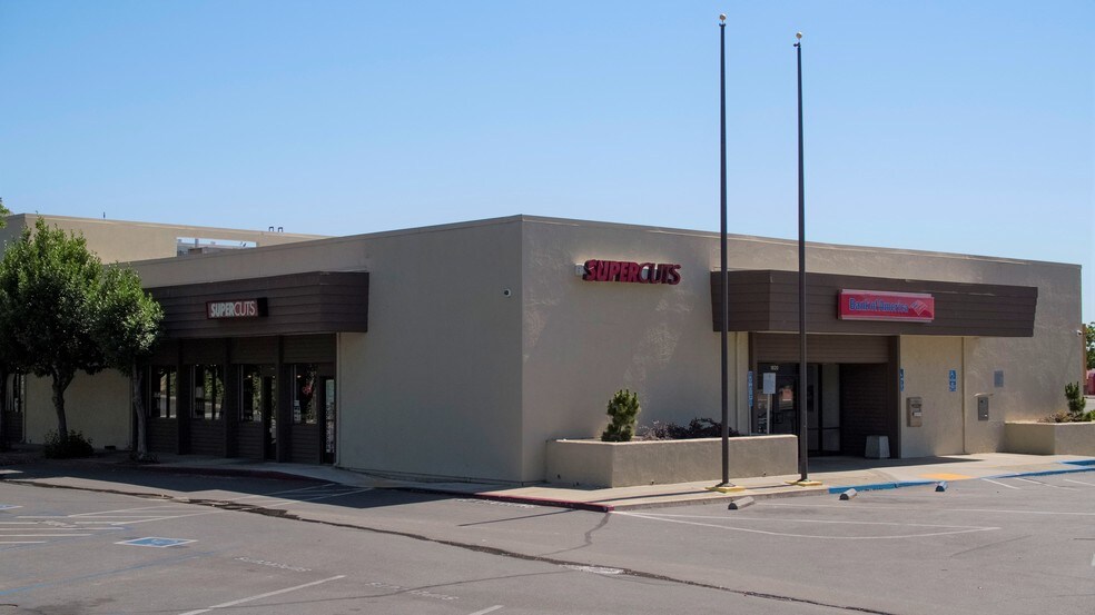 More Photos Of 1820 Oro Dam Blvd E, Oroville Bank For Lease