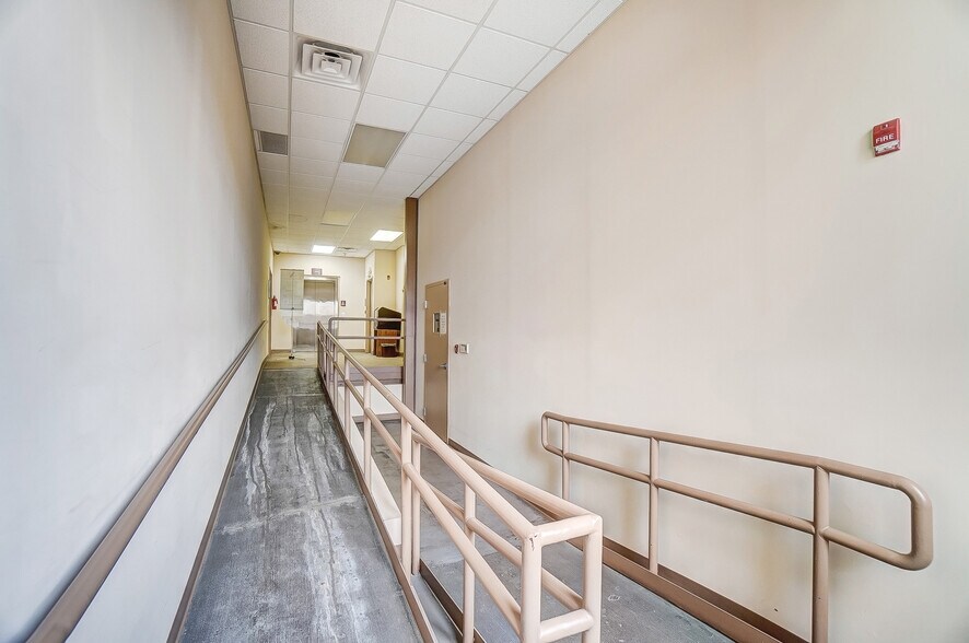 More Photos Of 916-920 W Market St, Lima Medical For Sale