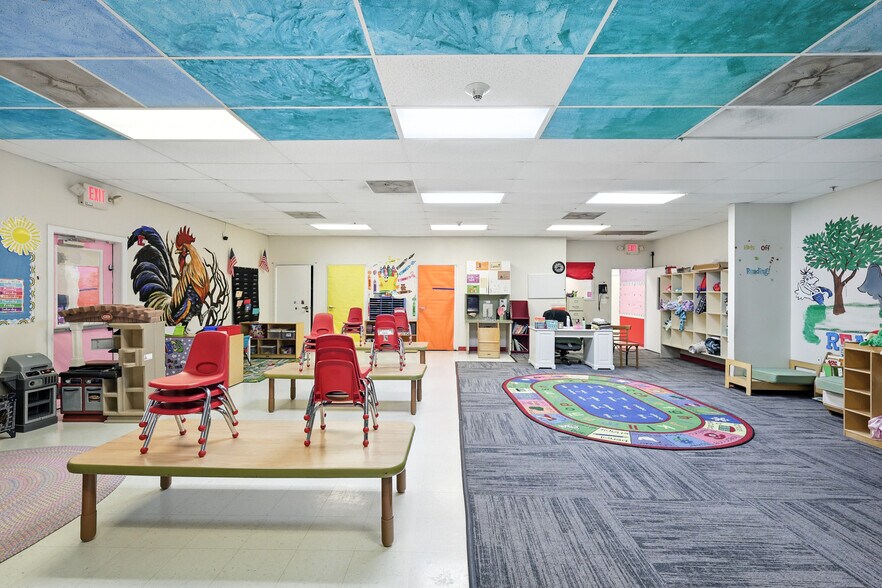 More Photos Of 1700 Cedar Run, Ennis Daycare Center For Sale