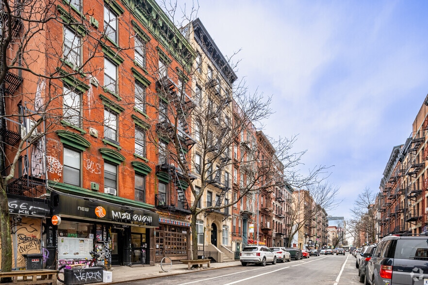 More Photos Of 348 E 9th St, New York Apartments For Lease