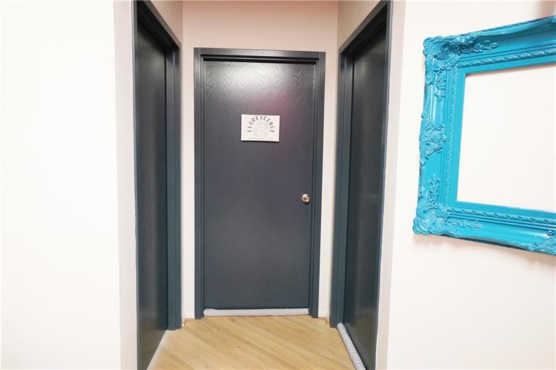 More Photos Of 10431 Perry Hwy, Wexford Office For Sale