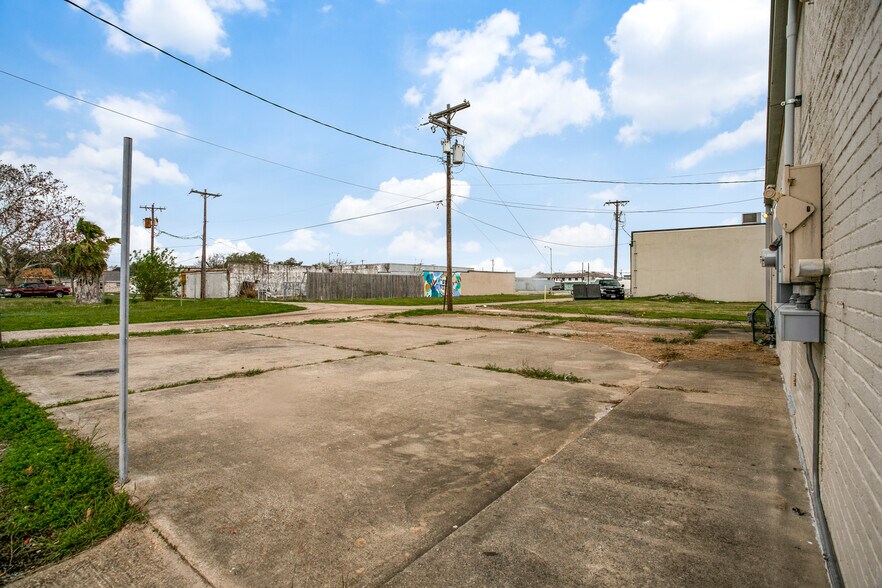 More Photos Of 605-607 6th St N, Texas City Restaurant For Sale
