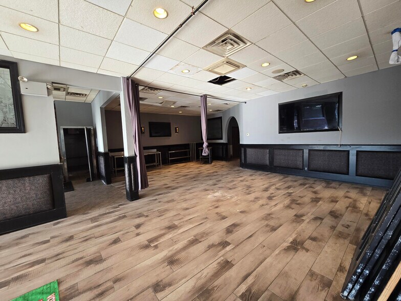 More Photos Of 4842 Arthur Kill Rd, Staten Island Flex For Lease