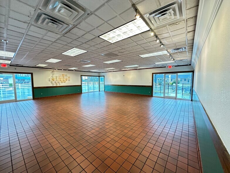 More Photos Of 1105 Gum Branch Rd, Jacksonville Fast Food For Lease