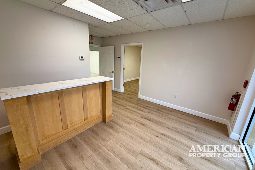 More Photos Of 7610-7630 Matoaka Rd, Sarasota Warehouse For Lease