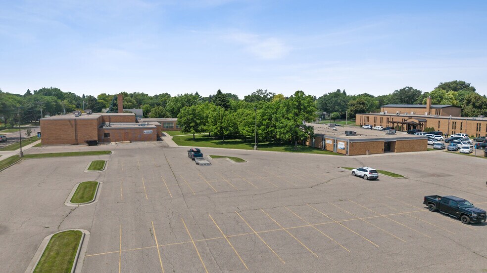 More Photos Of 1110 S 14th St, Moorhead Specialty For Sale