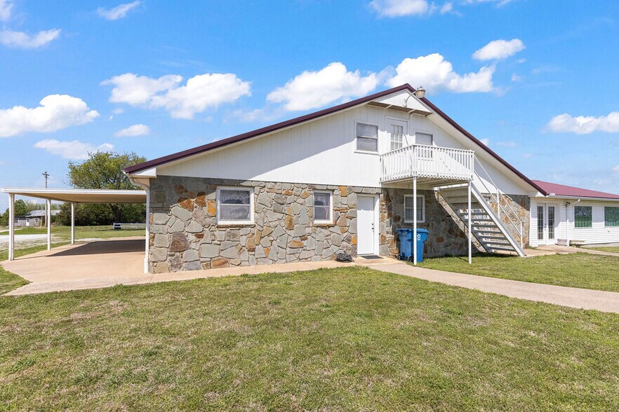 More Photos Of 58225 US-60, Fairland General Retail For Sale