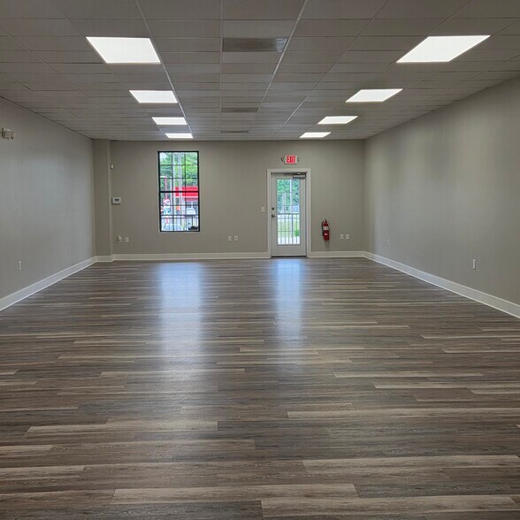 More Photos Of 692 Jonestown Rd, Winston-Salem Unknown For Lease
