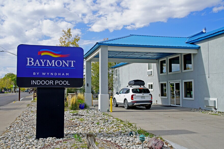 Primary Photo Of 1519 Grande Ave, Monte Vista Hotel For Sale