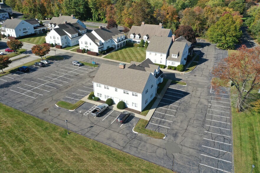 More Photos Of 755 Main St, Monroe Medical For Lease