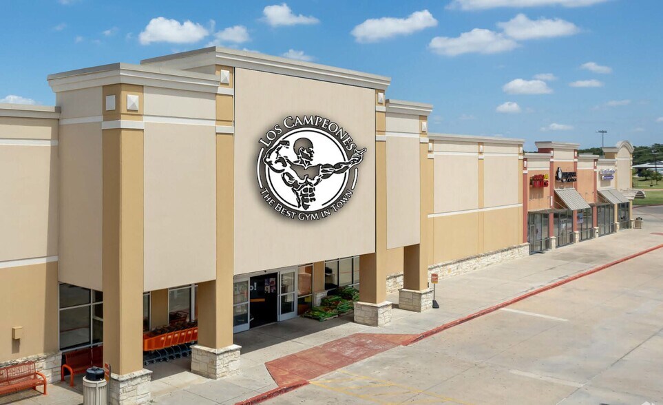 Primary Photo Of 1201 S Interstate 35, Round Rock Unknown For Lease