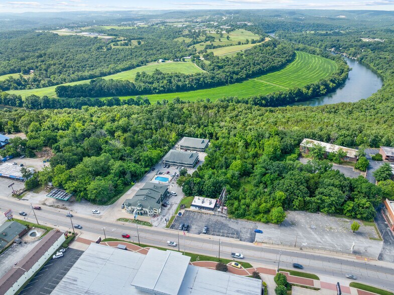 More Photos Of 1360 W Hwy 76, Branson Hotel For Sale