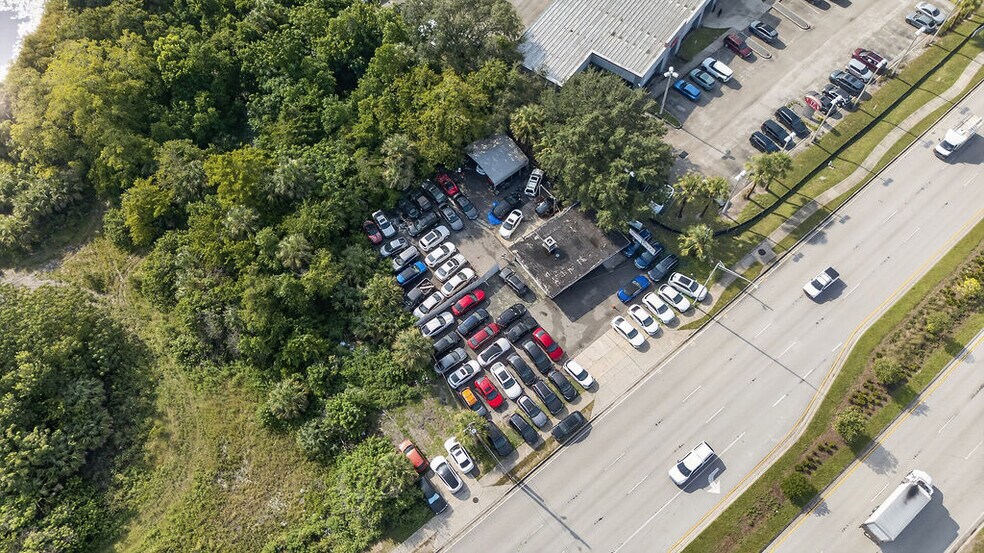More Photos Of 663 N US Highway 17 92, Longwood Auto Dealership For Lease