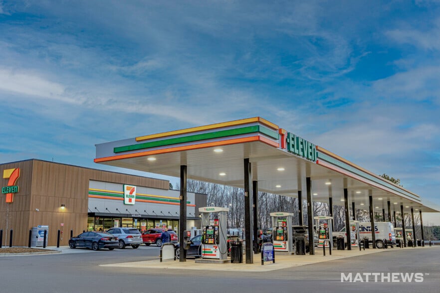 Primary Photo Of 808 Gossett Rd, Spartanburg Convenience Store For Sale
