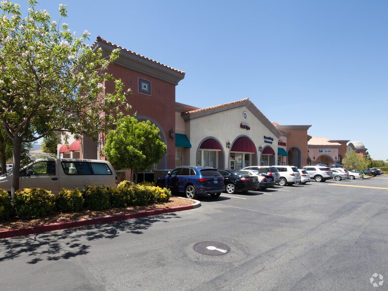 More Photos Of 18635 Soledad Canyon Rd, Santa Clarita Unknown For Lease