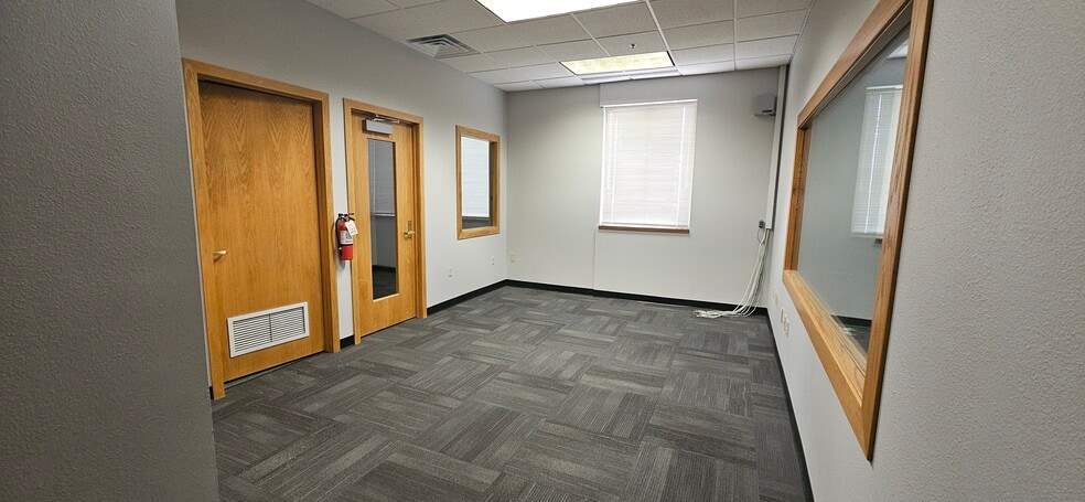 More Photos Of 1903 Keith St, Eau Claire Medical For Lease