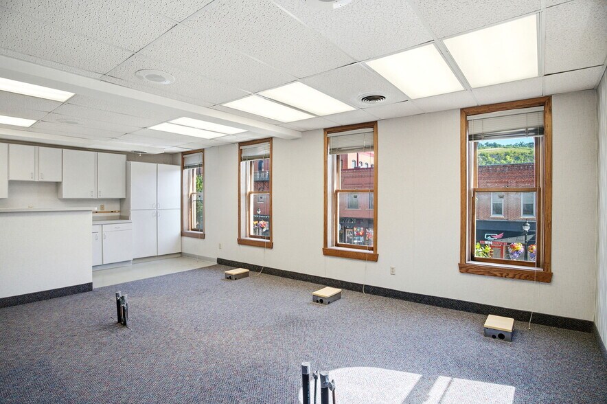 More Photos Of 210-212 Bush St, Red Wing Storefront Retail Office For Sale