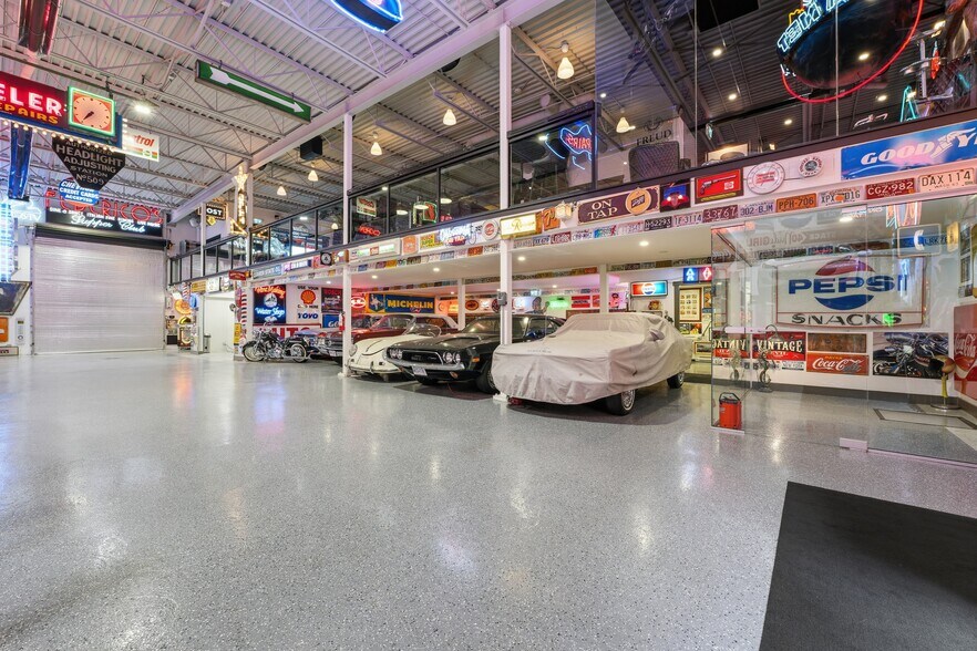 More Photos Of 935 Sherwood Ave, Coquitlam Warehouse For Sale