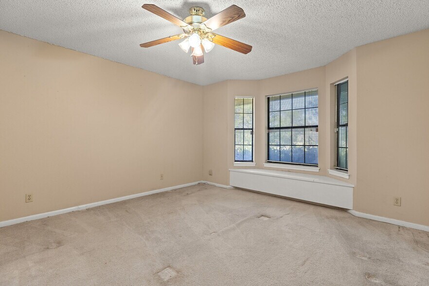 More Photos Of 12409 Lowden Ln, Manchaca Flex For Sale