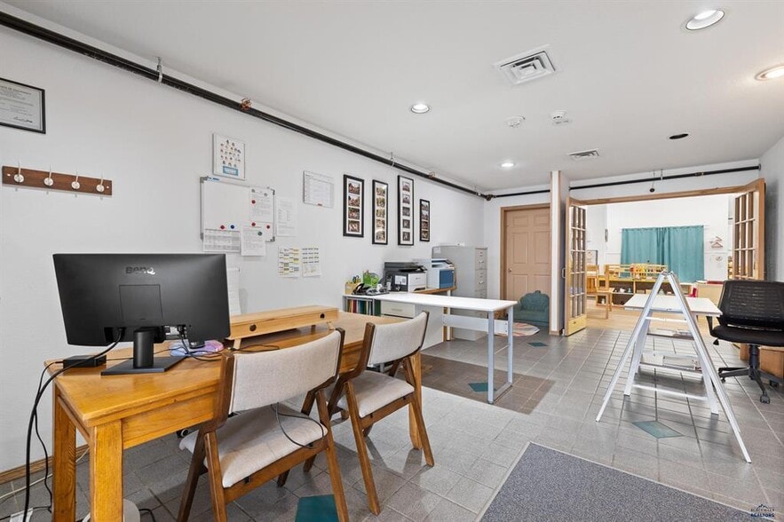 More Photos Of 4021 Range Rd, Rapid City Schools For Sale