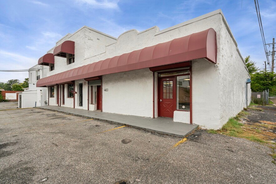 More Photos Of 4928 Marlboro Pike, Capitol Heights General Retail For Lease
