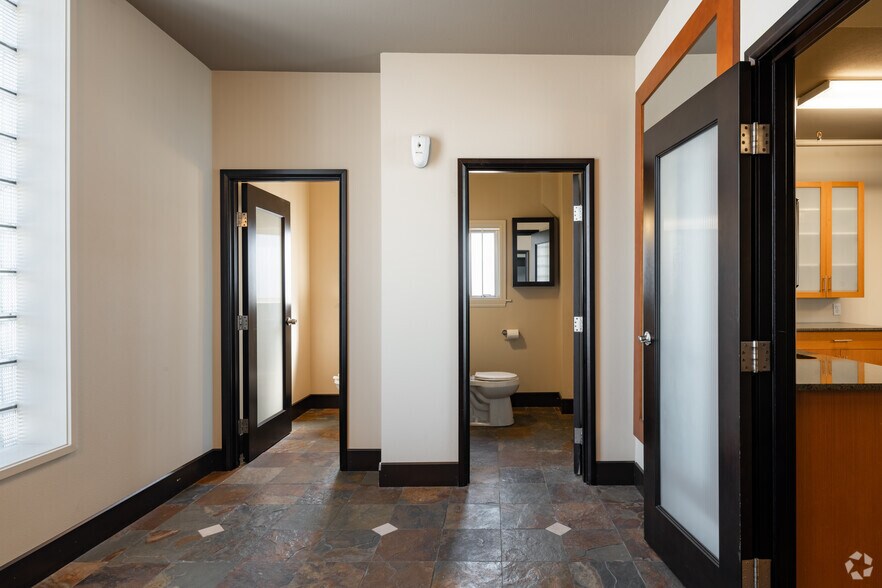 More Photos Of 4130 1st Ave S, Seattle Freestanding For Lease