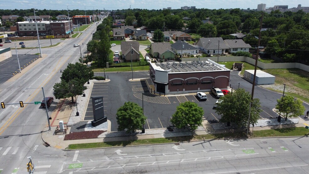 Primary Photo Of 302 S Lewis Ave, Tulsa Medical For Lease