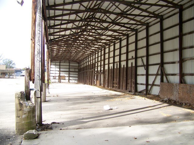 More Photos Of 401 Algonquin Rd, Fox River Grove Light Distribution For Sale