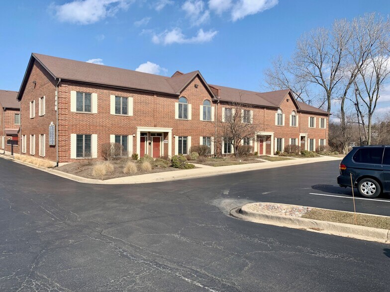 More Photos Of 1440 Maple Ave, Lisle Office For Lease