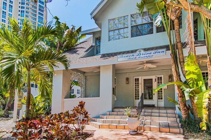 More Photos Of 532 Beach Dr NE, Saint Petersburg Hospitality For Sale