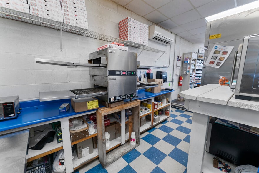 More Photos Of 26127 GA Highway 57 S, Metter Service Station For Sale