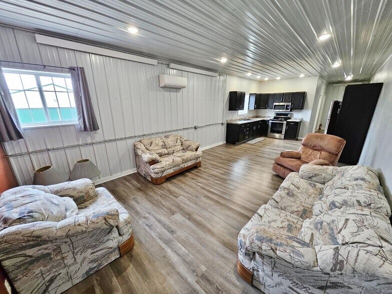 More Photos Of 314 1st St NE, Rugby Light Distribution For Sale