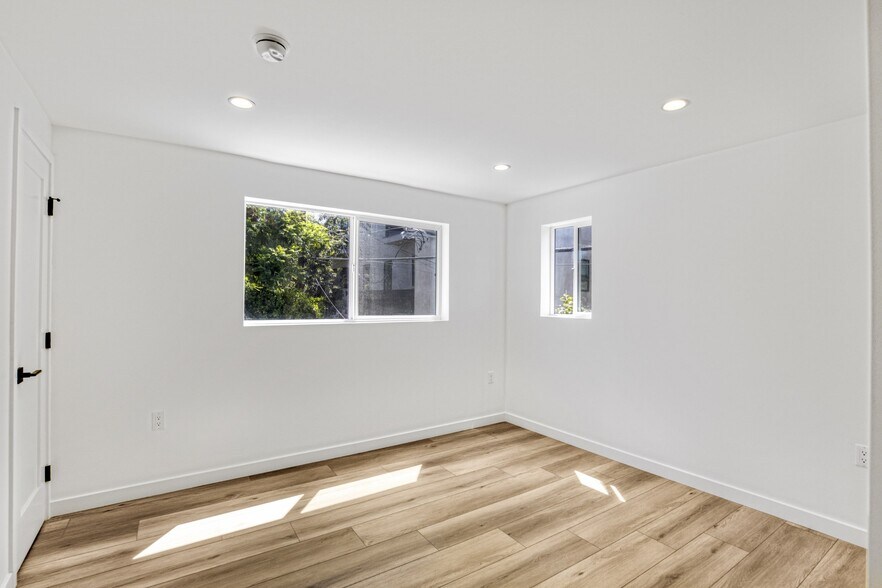 More Photos Of 10828 Hesby St, North Hollywood Apartments For Sale