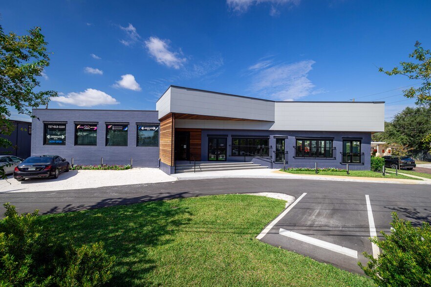 More Photos Of 2200 2nd Ave S, Saint Petersburg Flex For Lease