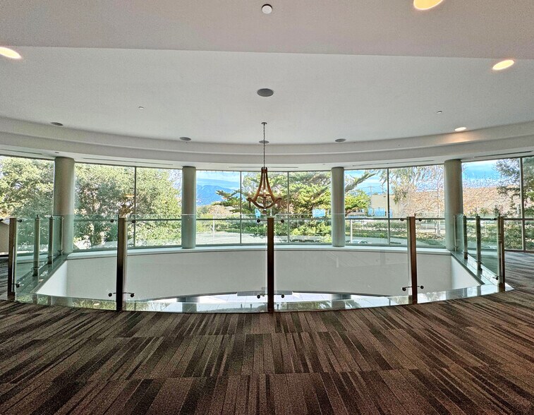 More Photos Of 6307 Carpinteria Ave, Carpinteria Loft Creative Space For Lease