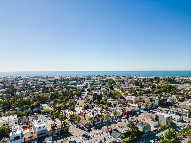 More Photos Of 1320 Abbot Kinney Blvd, Venice Loft Creative Space For Sale