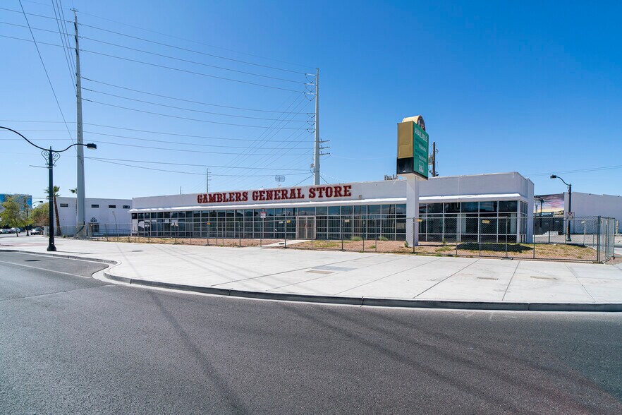 More Photos Of 800 S Main St, Las Vegas Storefront Retail Office For Sale
