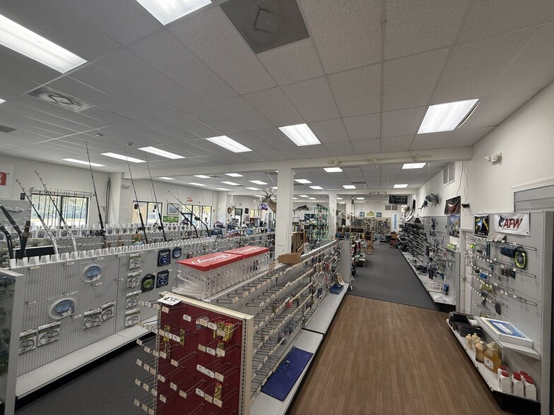 More Photos Of 215 Old Eastwood Rd, Wilmington Freestanding For Lease