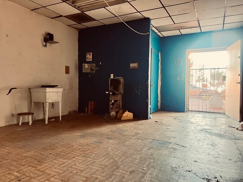 More Photos Of 259 W Washington Ave, Escondido Storefront For Lease