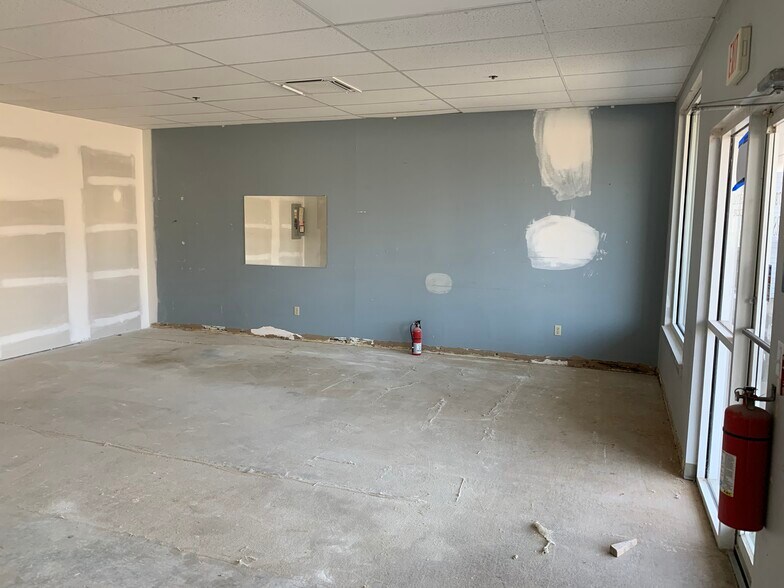 More Photos Of 67-73 Huttleston Ave, Fairhaven Unknown For Lease