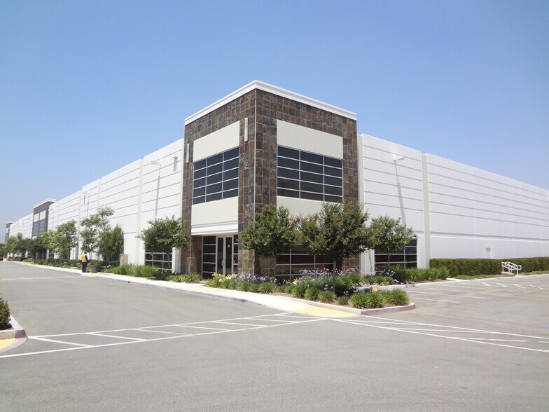 More Photos Of 1111 Citrus St, Riverside Warehouse For Lease