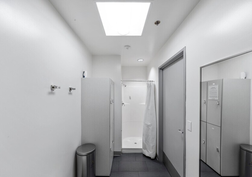 More Photos Of 10680 Treena St, San Diego Unknown For Lease