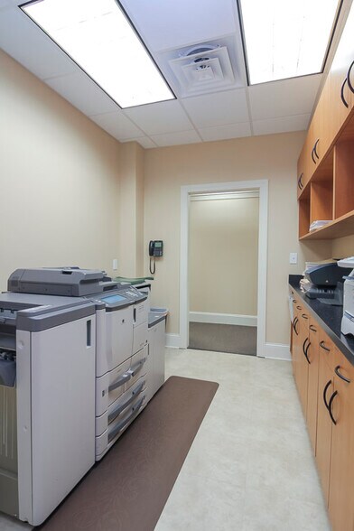 More Photos Of 3220 Office Pointe Pl, Louisville Office For Sale